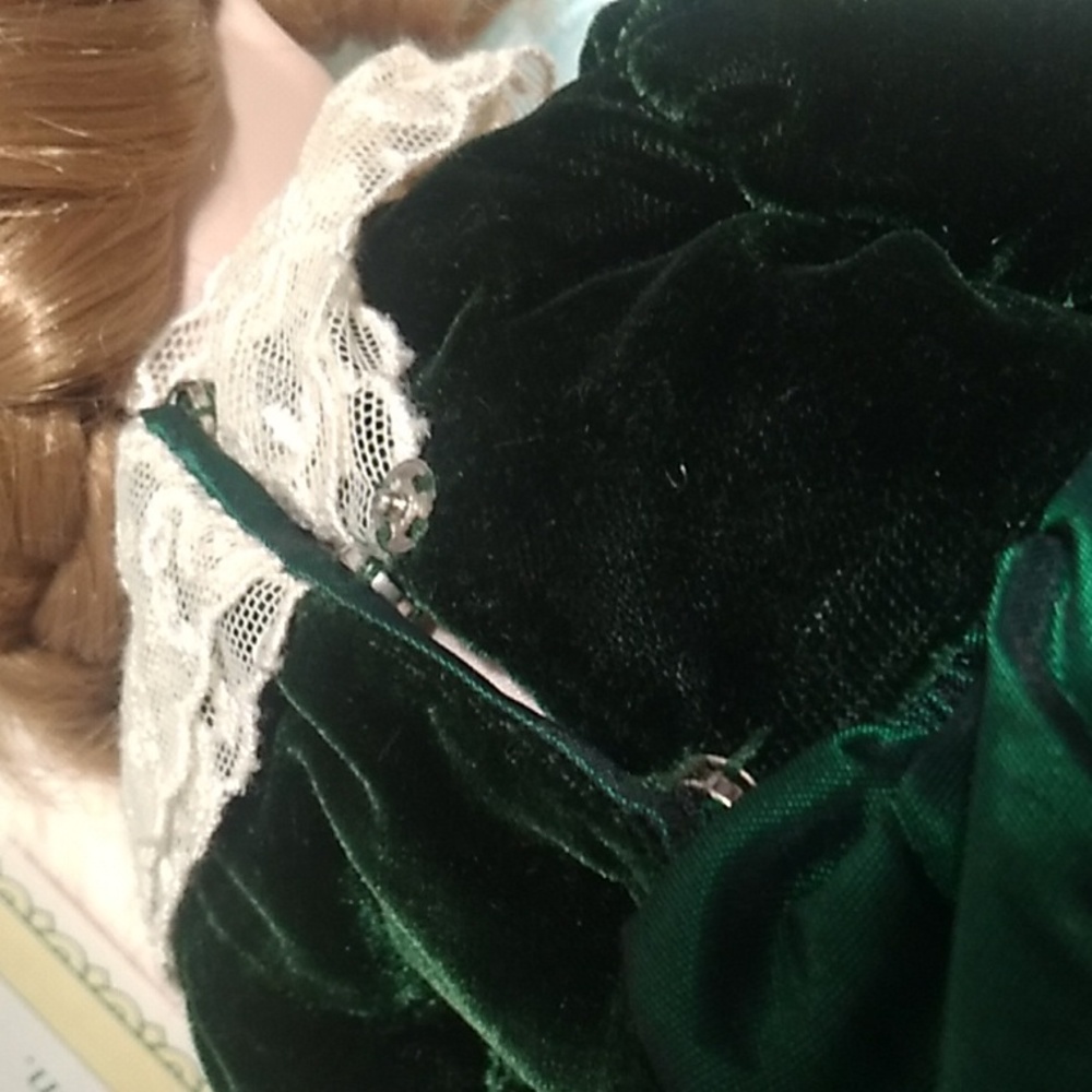 NIB Emerald Memories Doll From The Victorian Fantasies By Linda Mason - Picture 14 of 16